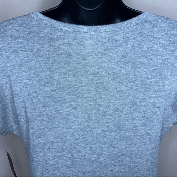 NEW NO BOUNDARIES GREY SHORT SLEEVE TOP STRETCH TWIST ACCENT - Picture 6 of 11
